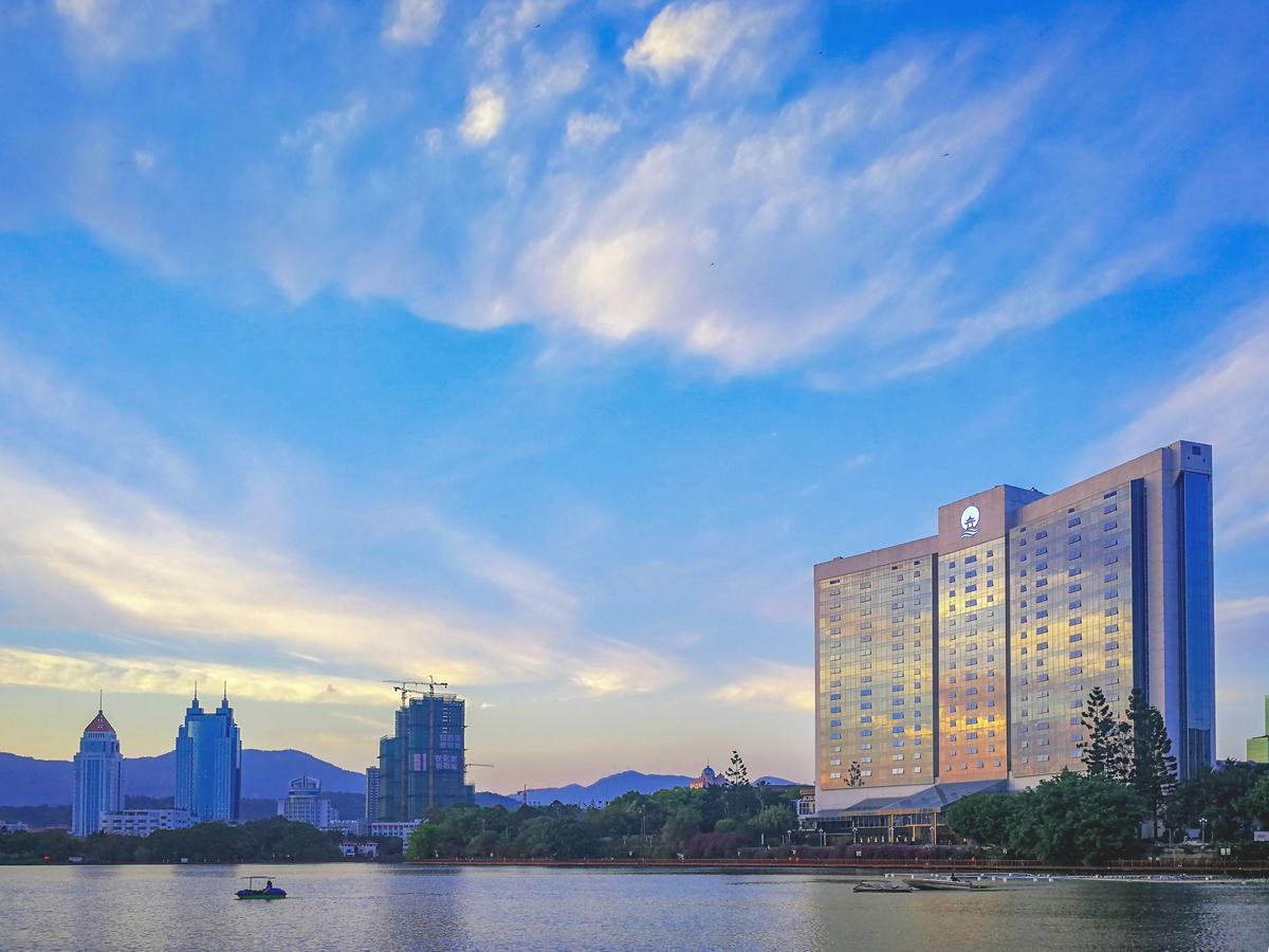 Fuzhou Lakeside Hotel Екстер'єр фото